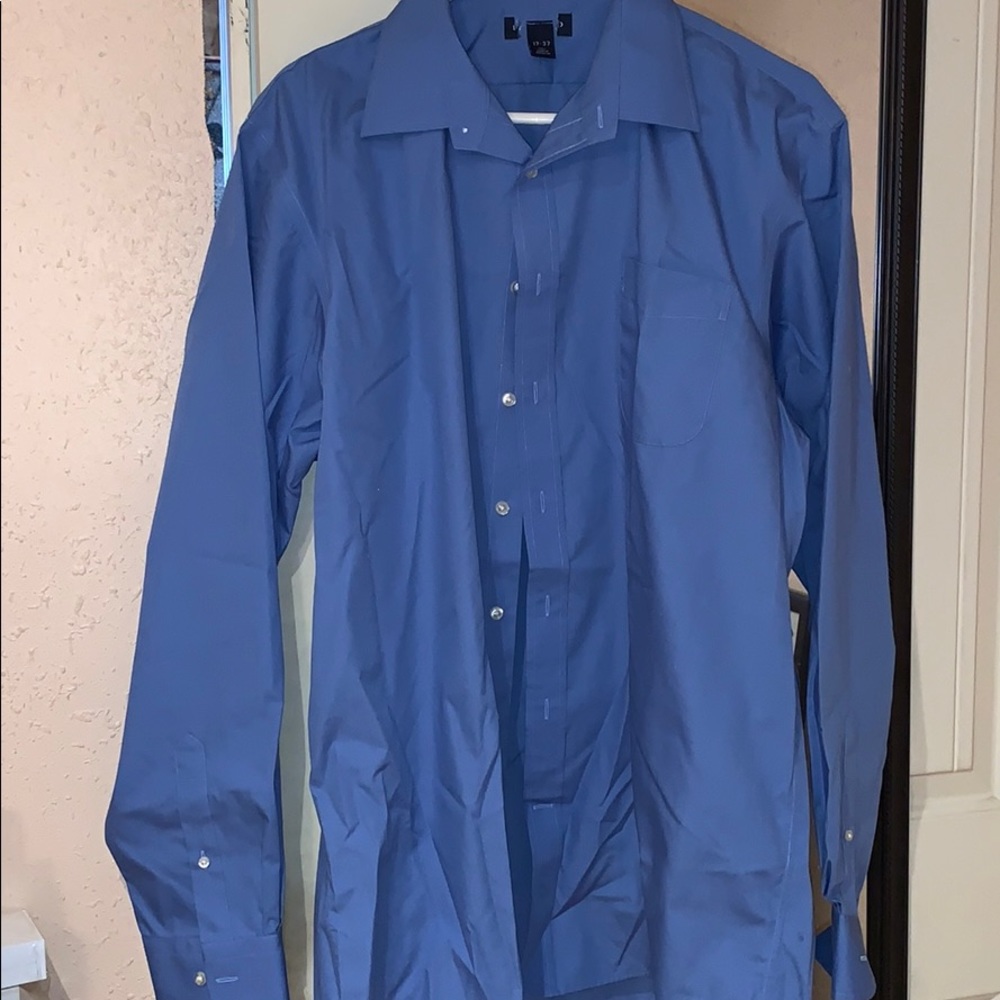 Wrinkle free men’s dress shirt